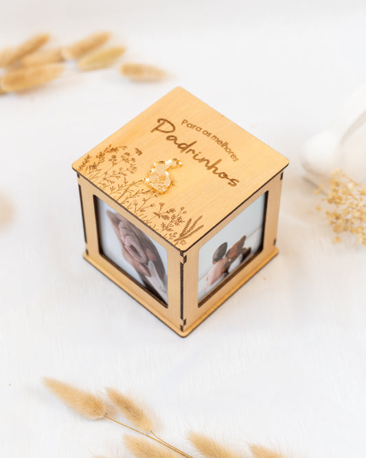 Cubo com fotografias